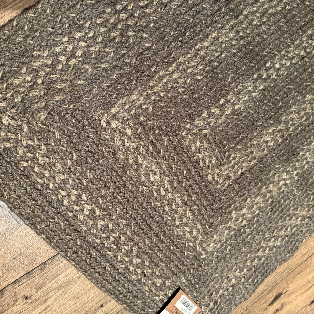 Braided Greenish & tan‎ Area Rug 27”X 48” rectangle